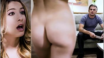 Redă Milf blonda care are unghiile foarte lungi ce stie cum sa atinga penisul fara sa il deranjeze