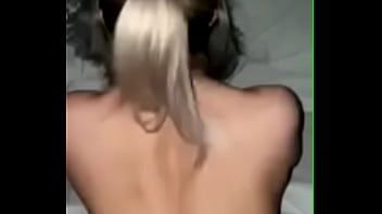 تشغيل xxx جميل مع طالب ذو ثديين كبيرين ورائعين يجعل xxx بطيئًا في الحلق