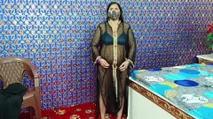 Afspelen Stomende sessie: Latina MILF vingert haar natte poesje