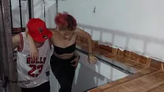 Reproduzir Ajudando minha vizinha suja: sessão de foda adolescente latina hardcore