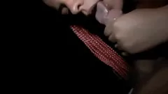 Afspelen Hete Latina pornoster geeft slordige pijpbeurt en anale seks