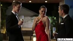 Odtwórz Rozdanie nagród Tori Black po imprezie z trójkącikiem