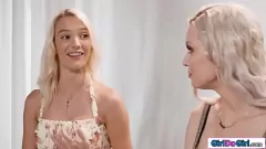 play كينا جيمس وكينزي تايلور في مثليه 69