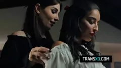 Reproducir Natalie Mars, la hermosa transeja con una polla gruesa