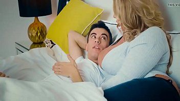 نجوم التلفزيون الموشومون جدًا من رومانيا يمارسون الجنس مع xnxx القزم