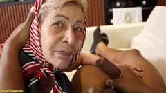 Riproduci La nonna di 77 anni diventa selvaggia per Extreme Anal di Big Black Cock
