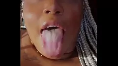 Riproduci Ebony Milf Blackvelvet's Wet and Juicy Close-Up Pussy Tease and Creampie