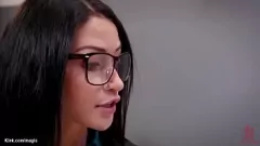 Riproduci Dominazione anale del capo: sorellastra e segretaria in un trio eccentrico con un grosso cazzo e bondage