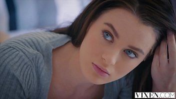Odtwórz Ma cudowne oczy, są niebieskie i lubi lizać i uprawiać seks