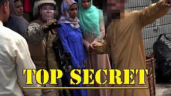 تشغيل XXX في العربية على جبهة العمل مع اثنين من العاهرات اخترقها الجيش xxx