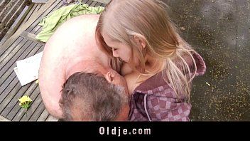 play xxx مع mojneag الذي يخترق ابنة أخته في pahardcoree xxx
